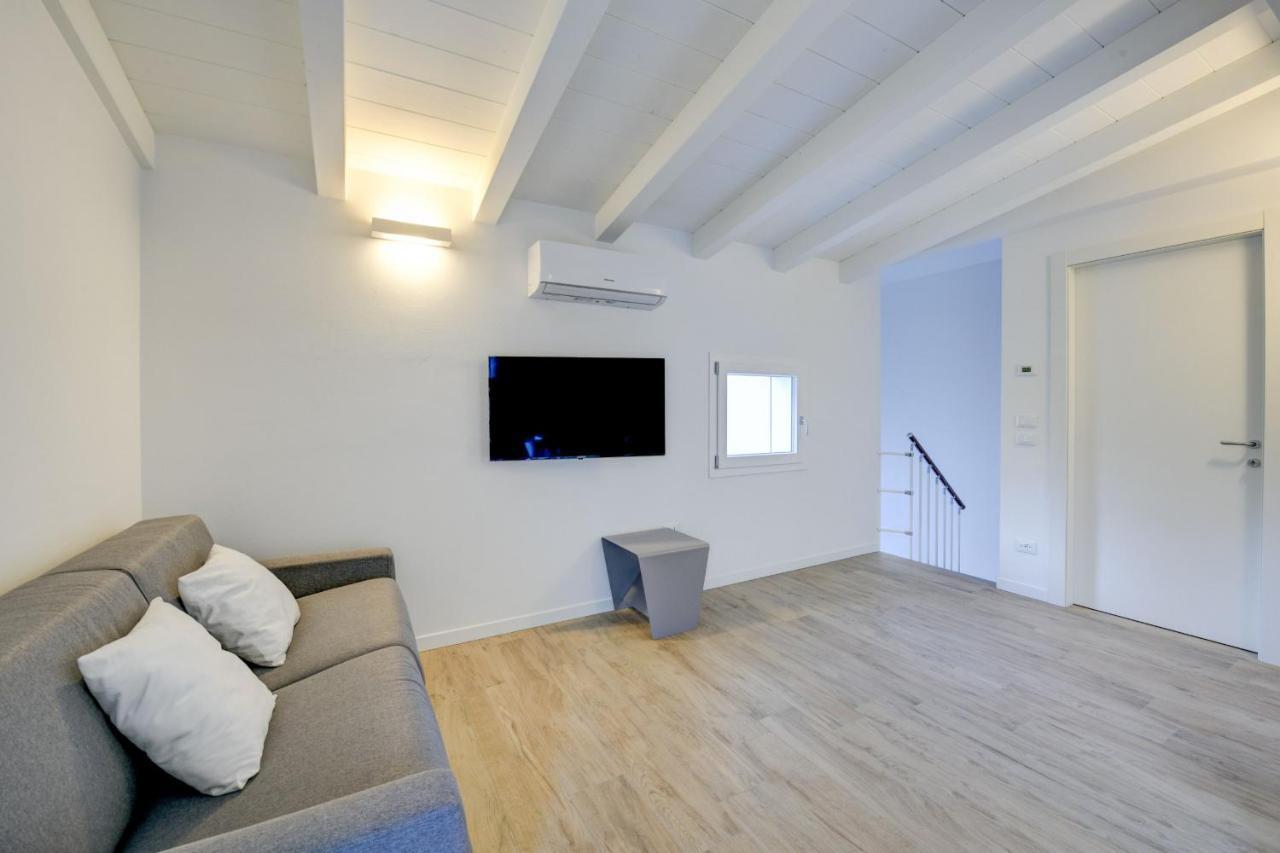 Maison Bellini Number 3 ตอสโกลาโน มาแดร์โน ภายนอก รูปภาพ